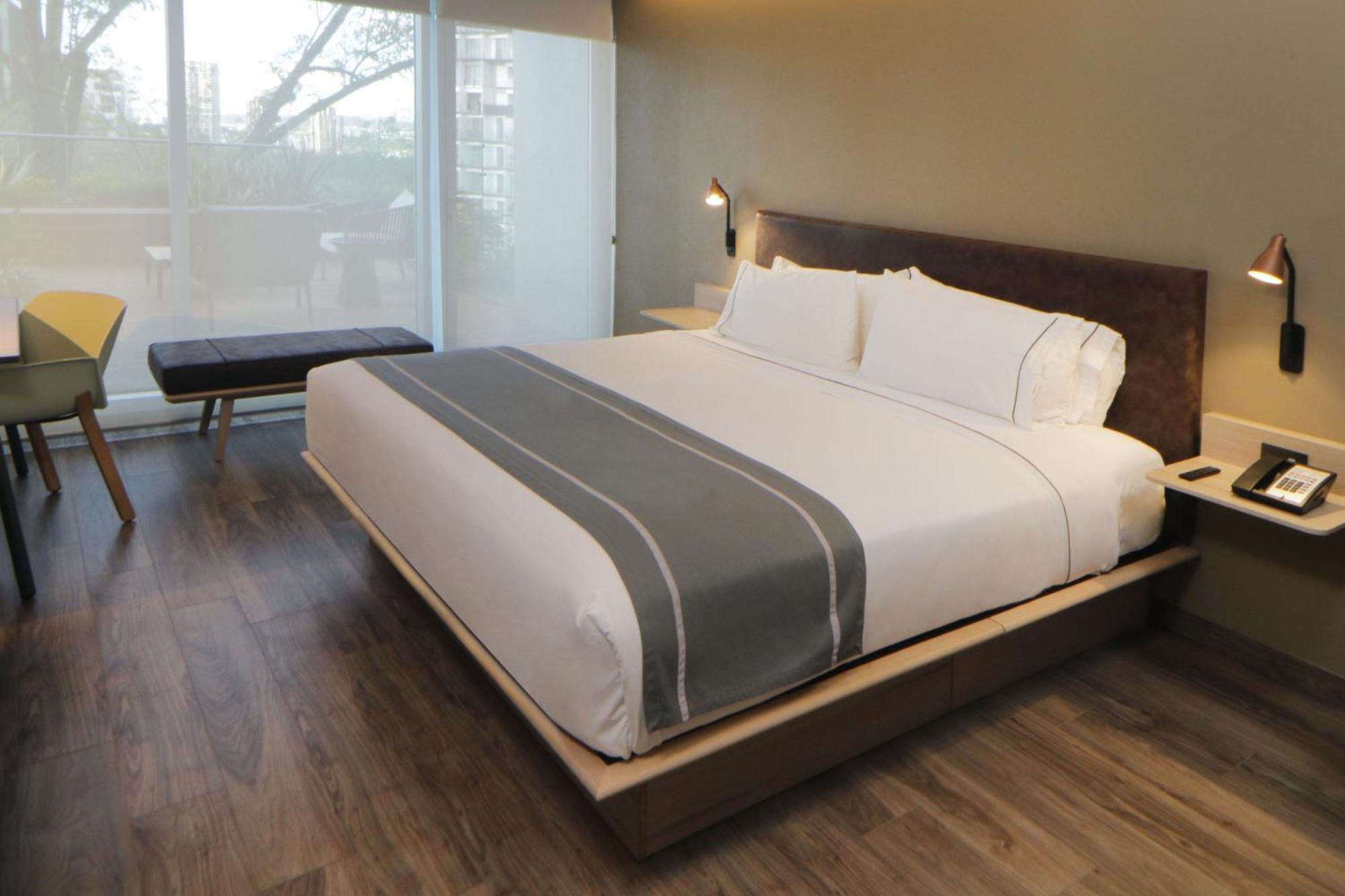 City Express Plus By Marriott Guadalajara Providencia Exterior foto