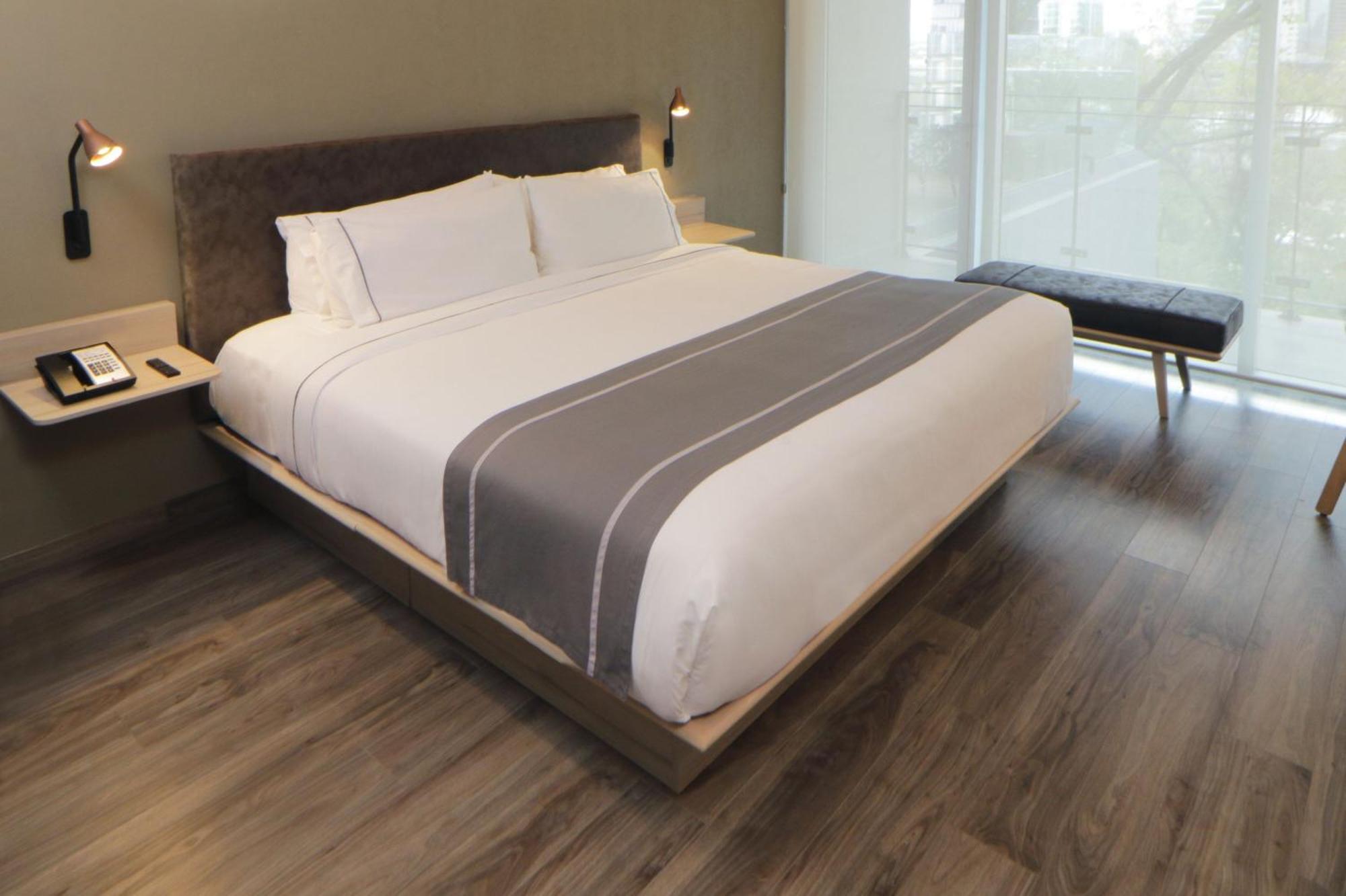 City Express Plus By Marriott Guadalajara Providencia Exterior foto