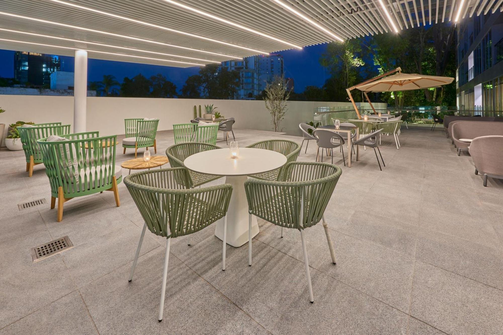 City Express Plus By Marriott Guadalajara Providencia Exterior foto