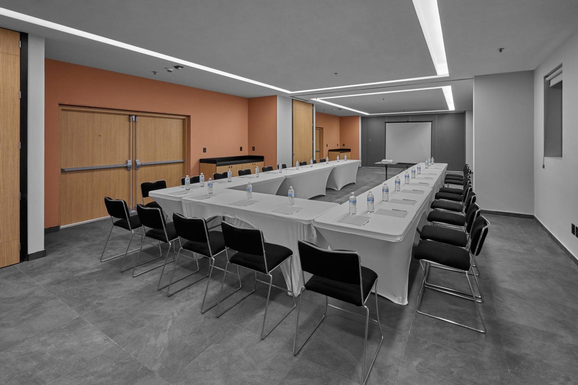 City Express Plus By Marriott Guadalajara Providencia Exterior foto