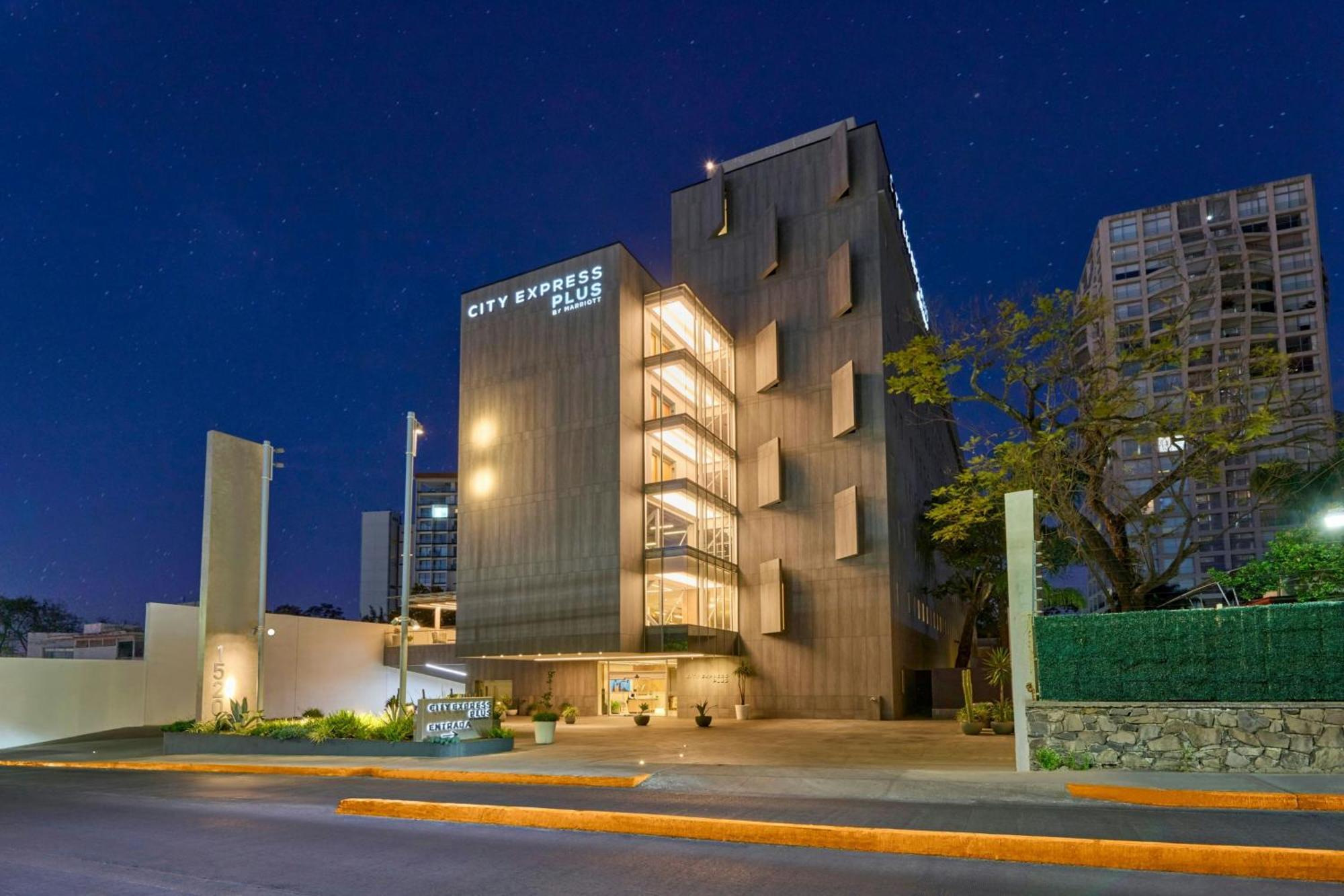 City Express Plus By Marriott Guadalajara Providencia Exterior foto